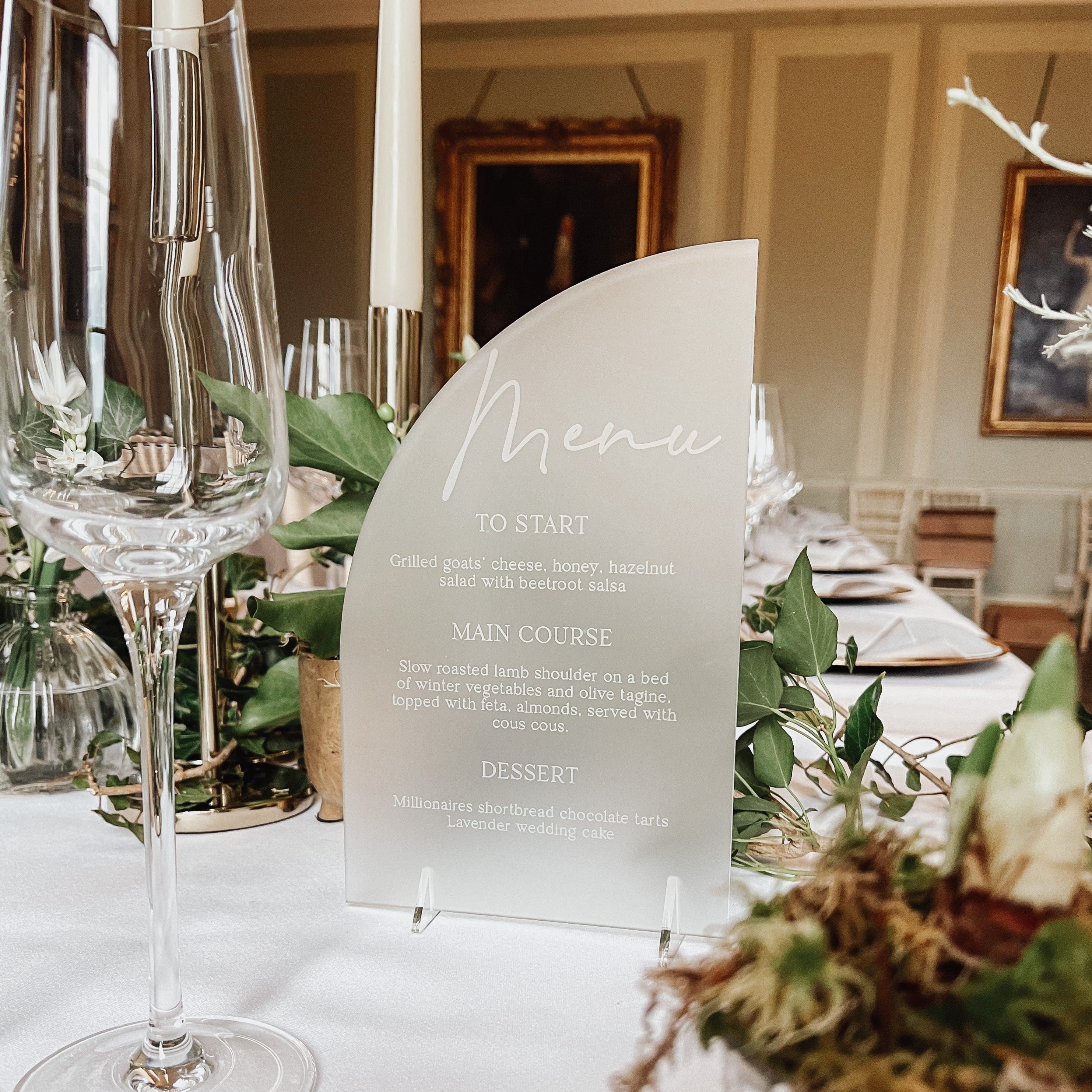 Minimalist Wedding Table Décor